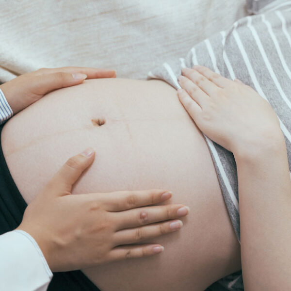 Między medycyną a naturą ciąża pod opieką położnej